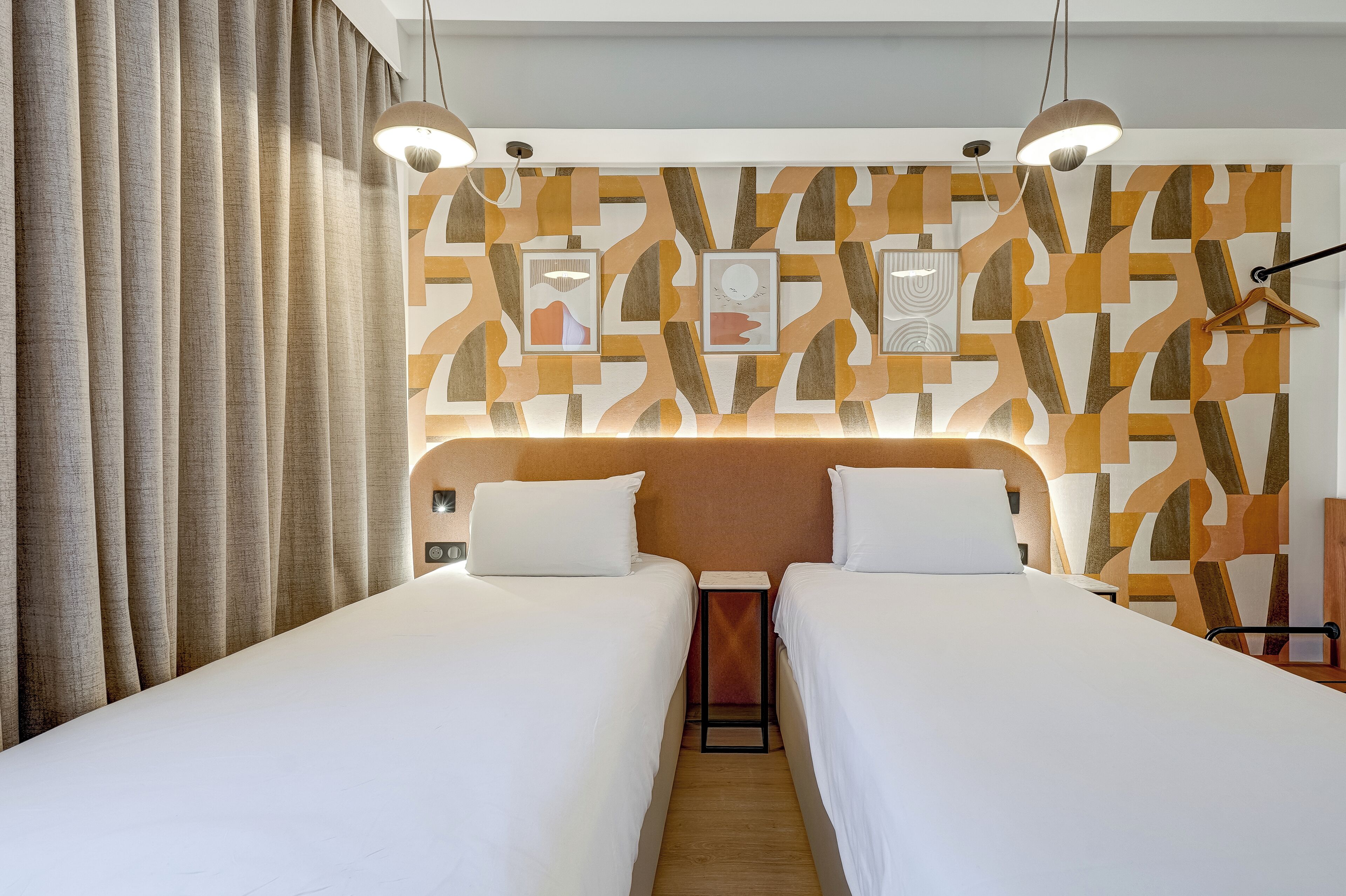 standard room, 2 single beds | memory-foam beds, individually decorated, individually furnished, desk