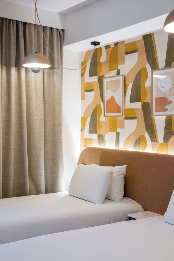Quarto standard, 2 camas de solteiro | Camas com colchões de espuma com sistema de memória