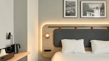 Chambre Supérieure, 1 trÚs grand lit | Literie de qualité supérieure, bureau, rideaux occultants