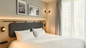 Chambre Supérieure, 1 trÚs grand lit | Literie de qualité supérieure, bureau, rideaux occultants