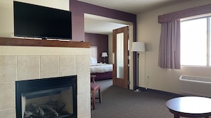 Suite, 1 cama King size y sofá cama, para no fumadores (2 Room) | Ropa de cama de alta calidad, escritorio y insonorización 