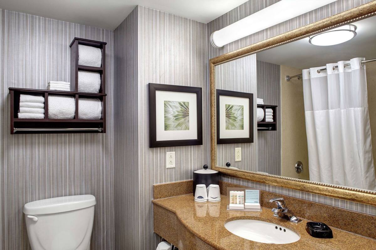 Bathroom | Free toiletries, hair dryer, towels