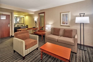 Suite, One King Bed, Non-Smoking | Minibar