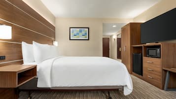 Premium bedding, in-room safe, desk, blackout drapes