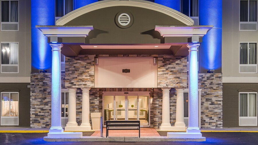 Holiday Inn Express & Suites Philadelphia - Mt. Laurel by IHG
