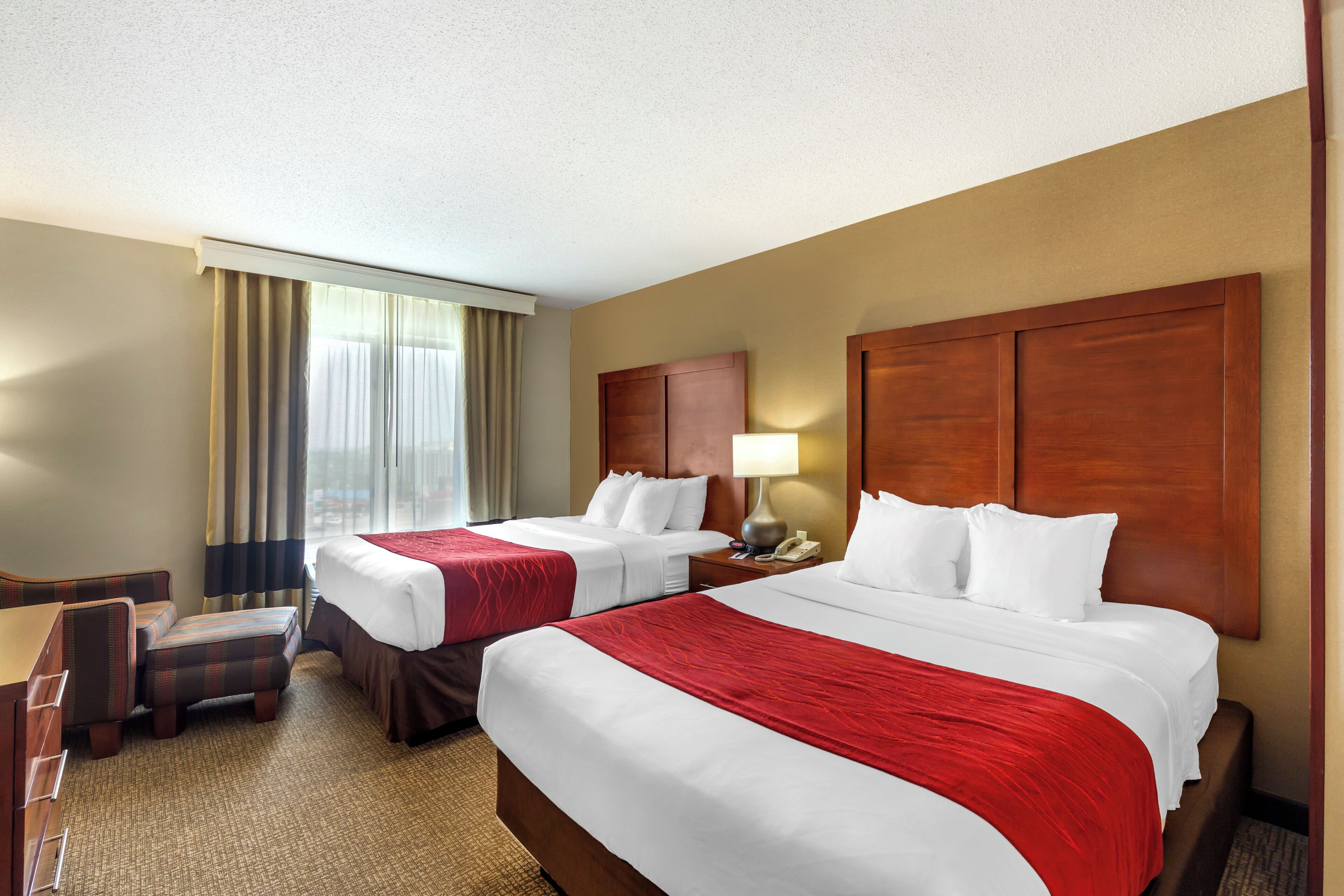 suite, non smoking | in-room safe, blackout curtains, iron/ironing board, cots/infant beds