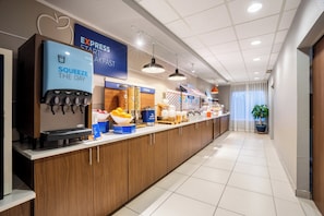 Free buffet breakfast 