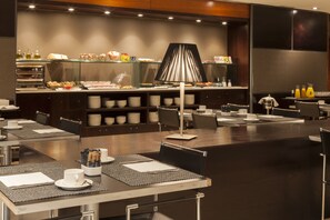 Daily buffet breakfast for a fee - AC Hotel Badajoz by Marriott (Badajoz)