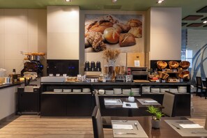 Desayuno buffet todos los días (con cargo)