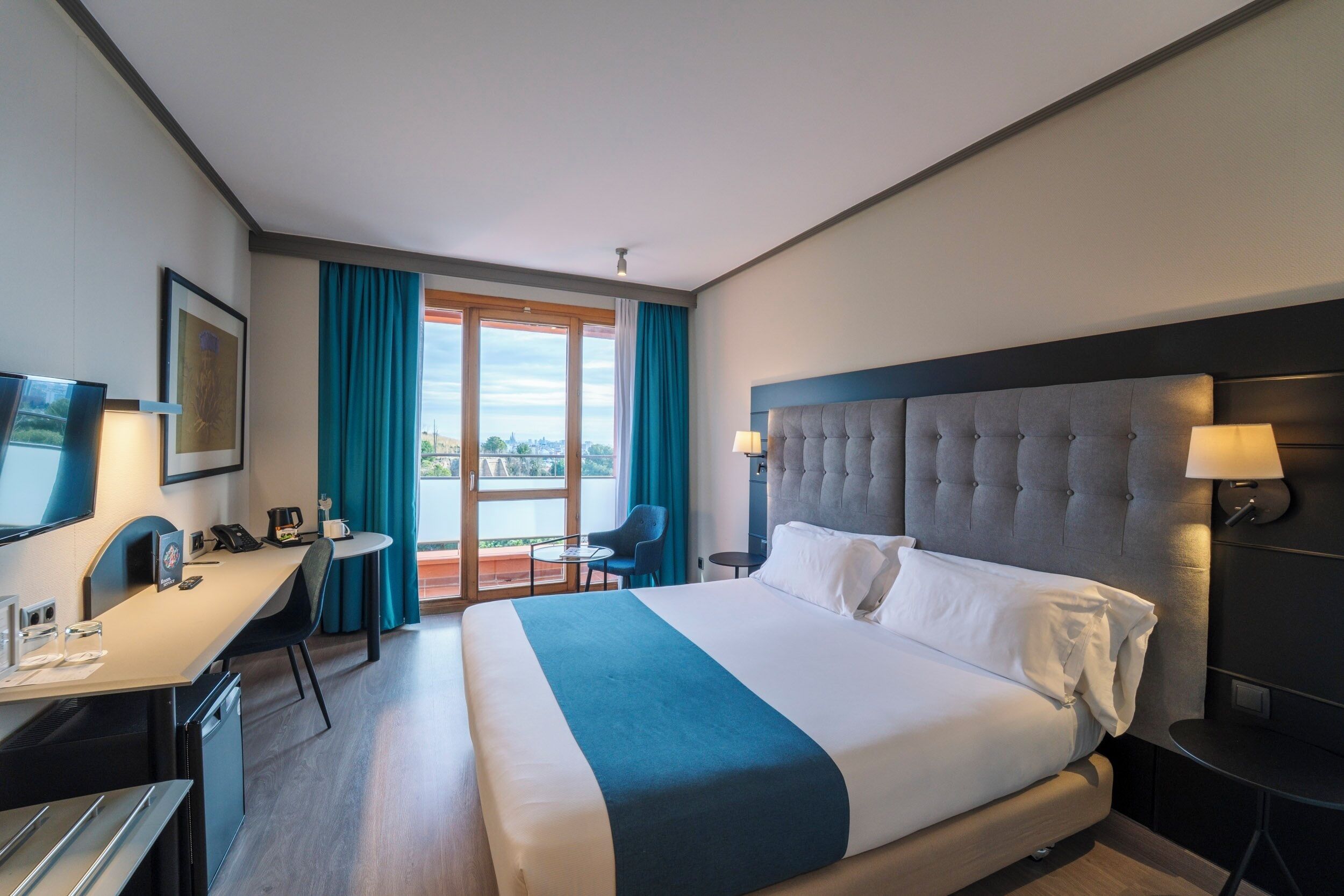 Standard Room (Individual) | Minibar, in-room safe, desk, laptop workspace