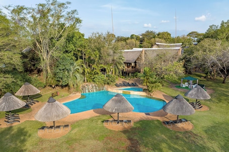 Outdoor pool, sun loungers
