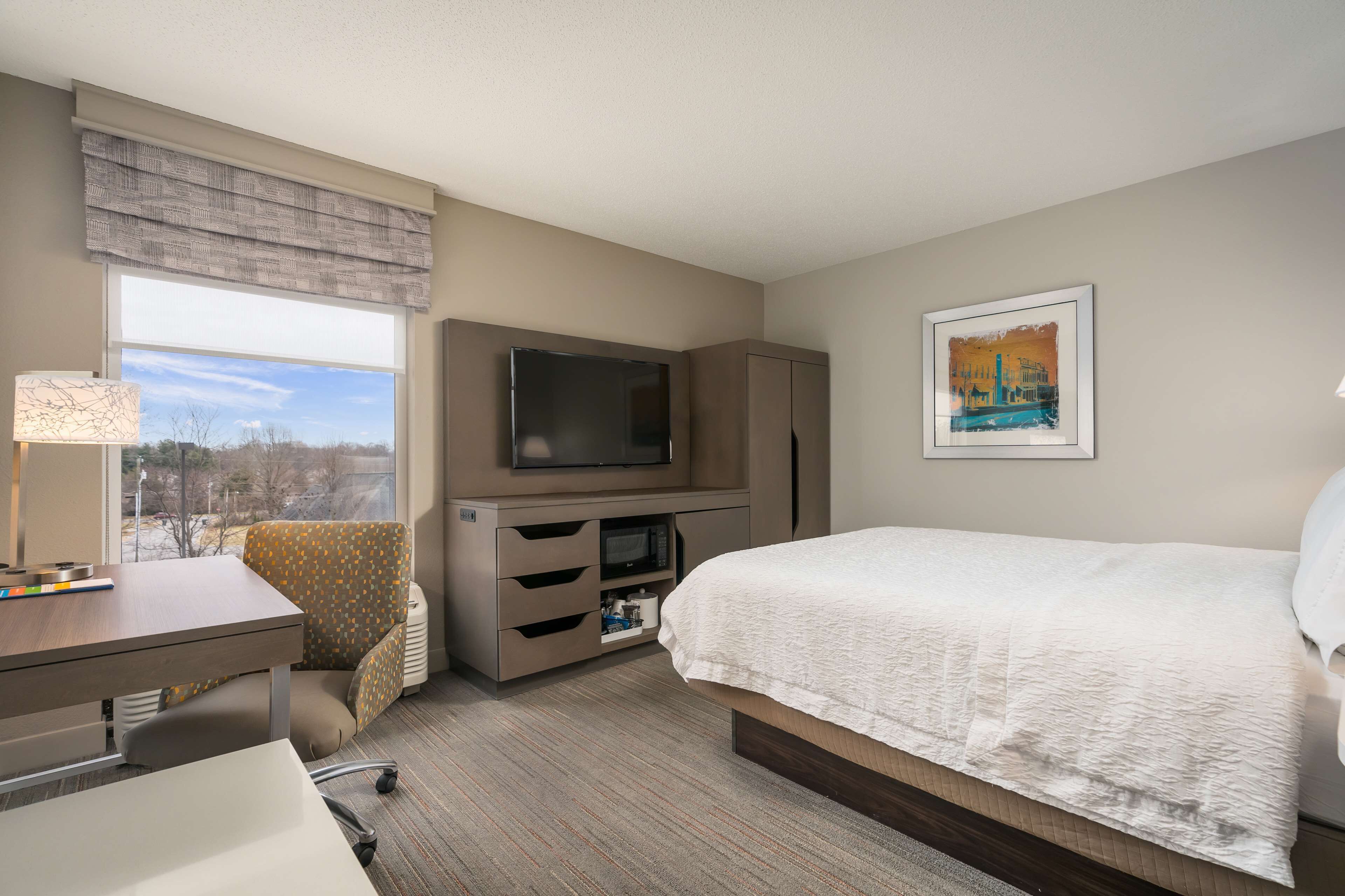 one queen bed select non smoking | in-room safe, desk, blackout curtains, iron/ironing board