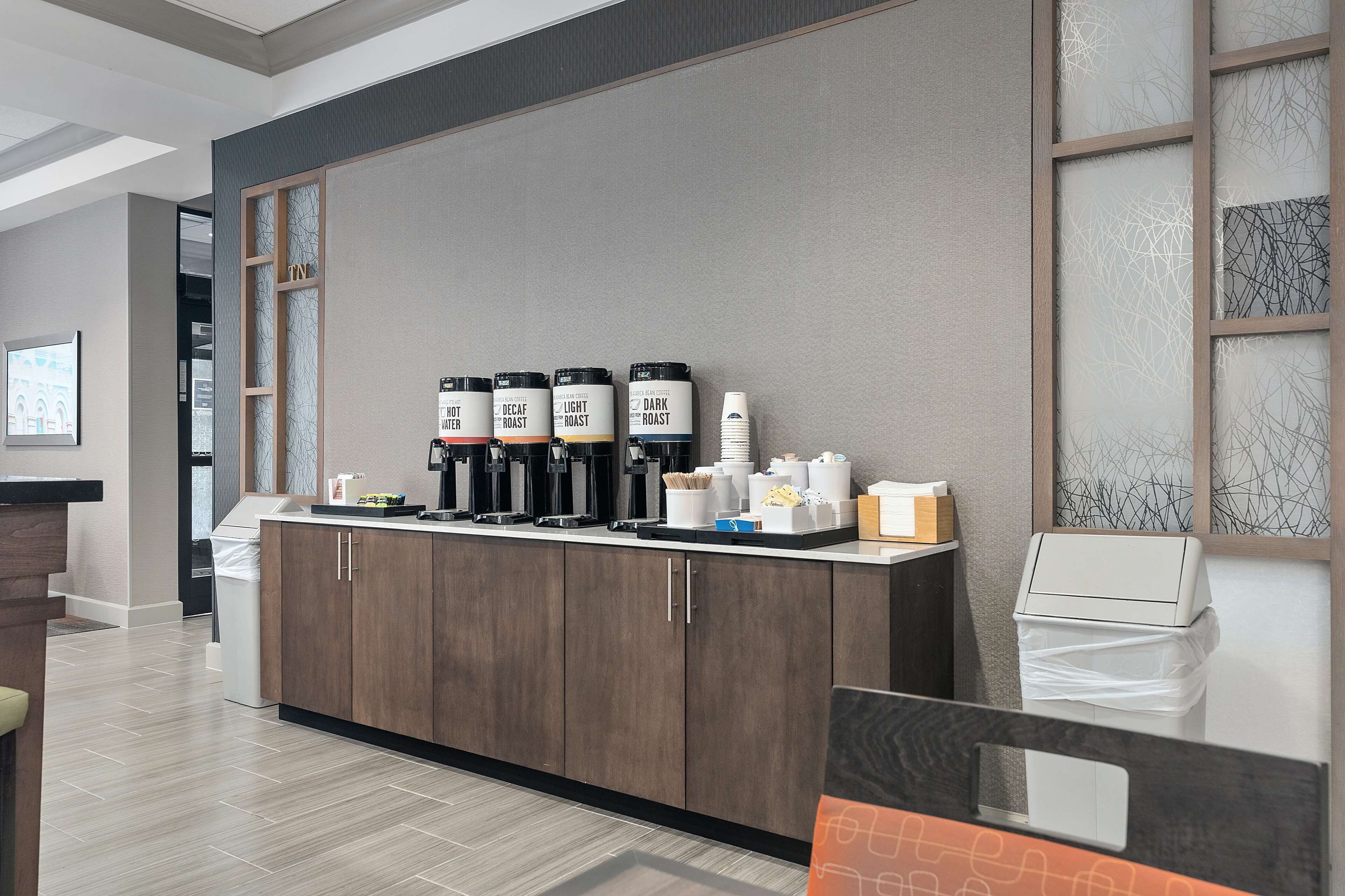 free daily continental breakfast