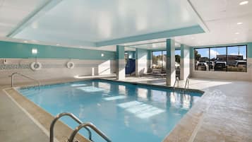 Indoor pool, pool loungers
