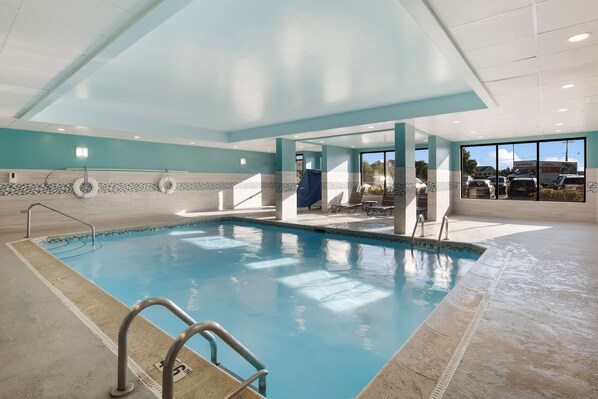 Indoor pool, sun loungers