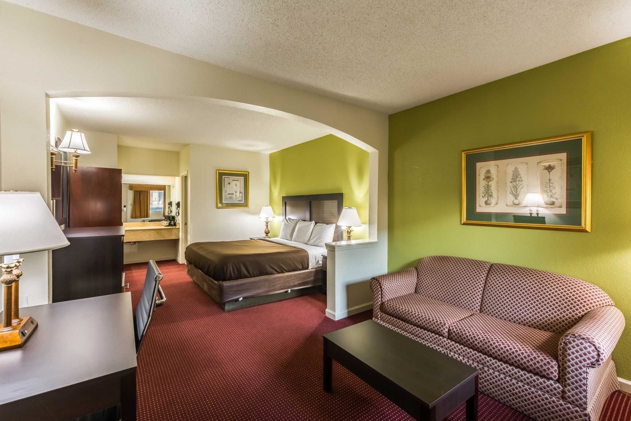 デスク、遮光カーテン、WiFi (無料)、ベッドシーツ