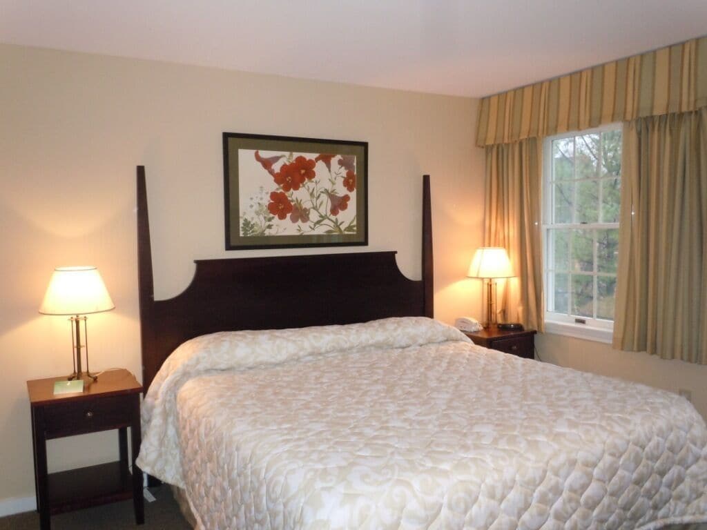 スイート 1 ベッドルーム | アイロン / アイロン台、WiFi、ベッドシーツ