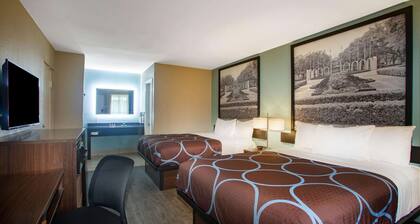 Super 8 by Wyndham Mobile I-65