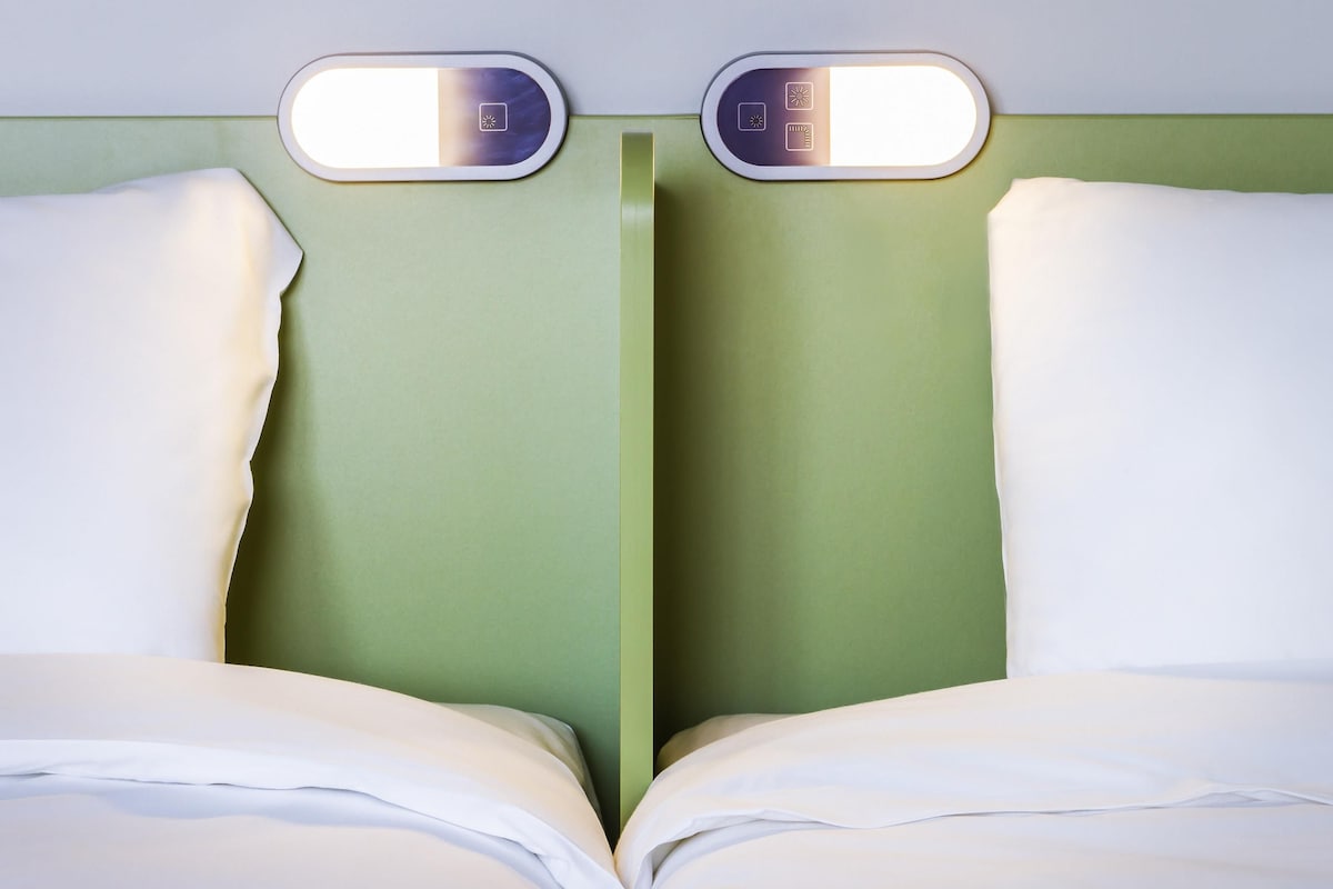 Twin Room, 2 Twin Beds | Desk, blackout drapes, WiFi (free), bed sheets