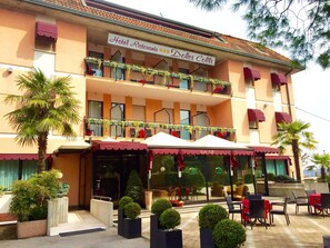 숙박 시설 정면