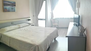 Superior Double Room | 1 bedroom, minibar, in-room safe, desk