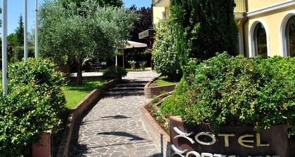 PHI Hotel Hortensis
