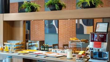 Se sirven cenas y cocina local