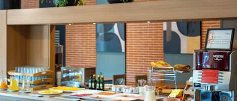 Se sirven cenas y cocina local