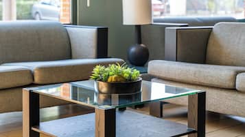 Una televisión de pantalla plana