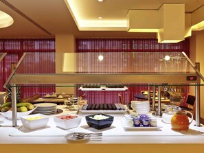 S'hi serveixen esmorzars, dinars, sopars i plats de cuina regional 