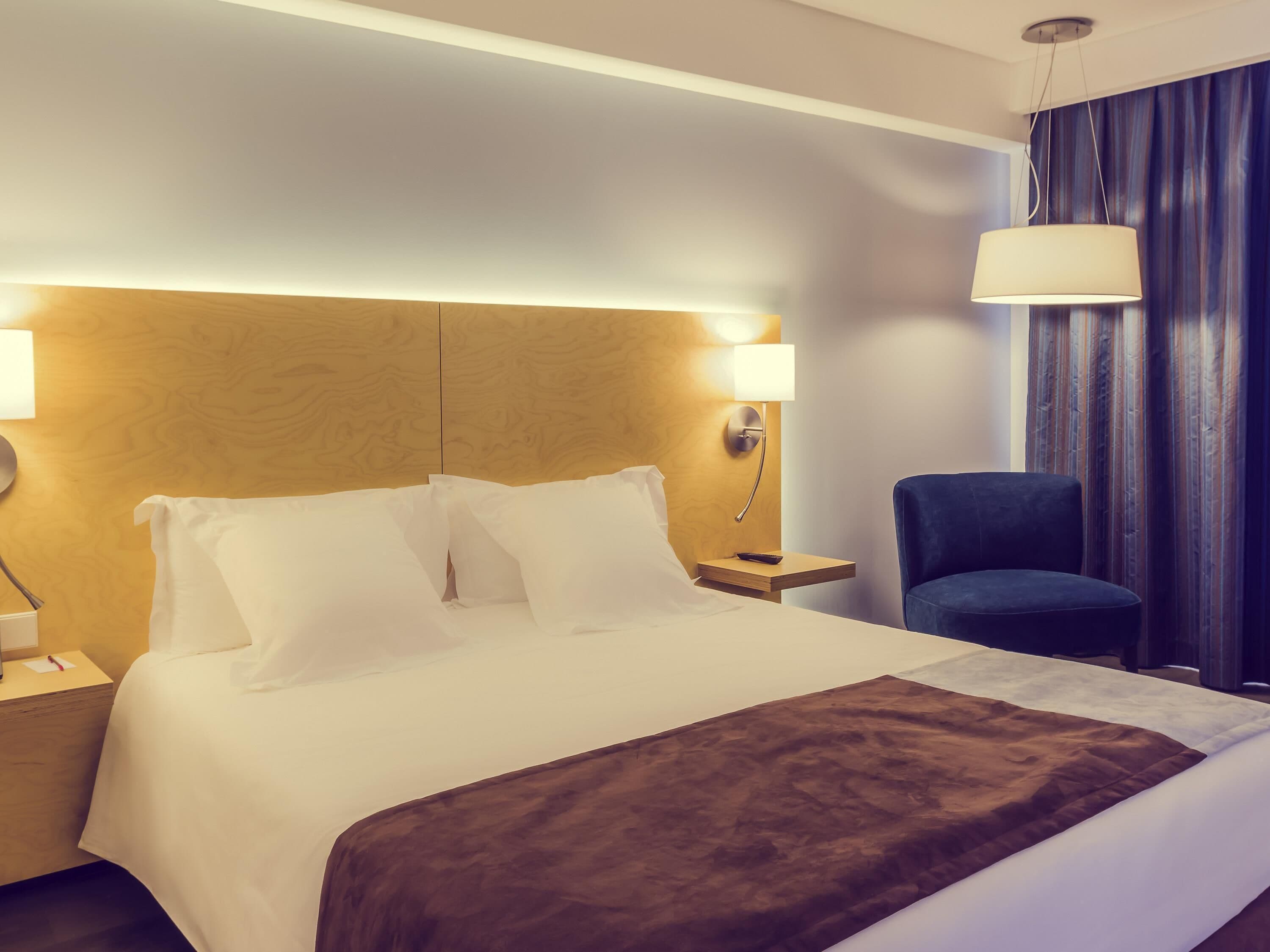 Quarto standard, 1 cama de casal, para não fumantes | Frigobar, cofres nos quartos, escrivaninha, quartos à prova de som