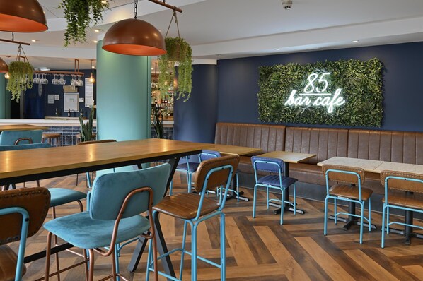 Bar (on property) - Travelodge London Wembley Hotel (London)