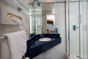Shower, eco-friendly toiletries, hair dryer, towels - Holiday Inn Express Swansea - East by IHG (Neath)
