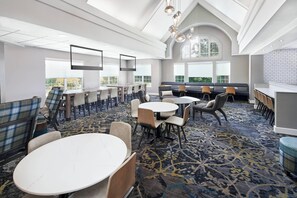 包含每日自助早餐