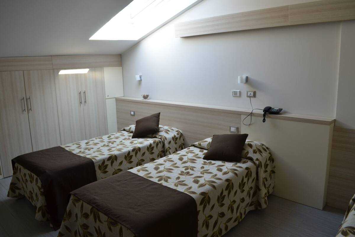 Minibar, in-room safe, desk, laptop workspace