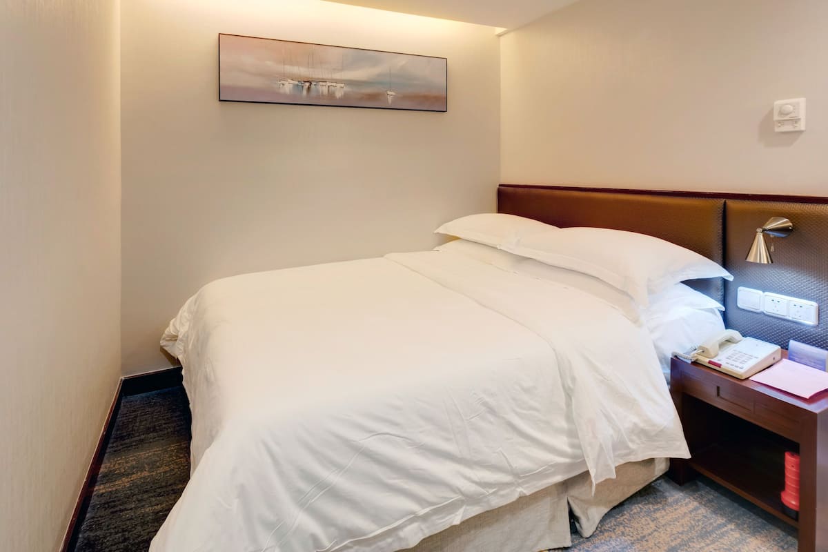 Quarto casal standard, sem janelas (No Window) | 1 quarto, roupas de cama premium, edredons de pluma