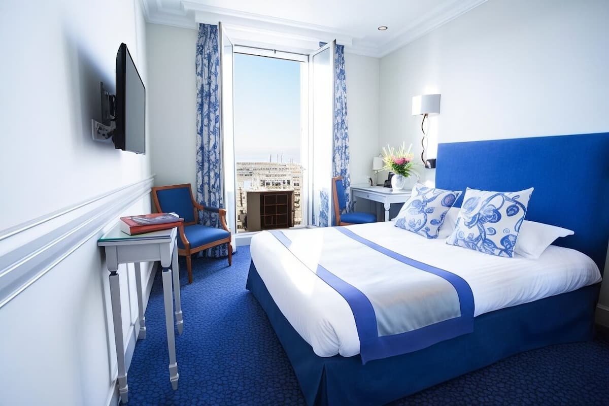 Premium bedding, minibar, in-room safe, soundproofing