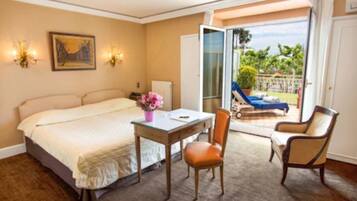 Luxe beddengoed, een minibar, een kluis op de kamer, geluiddichte muren