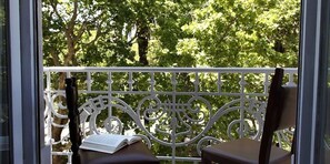 Standard Double or Twin Room (View on Av. Liberdade) | View from room