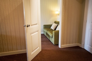 Desk, free WiFi, bed sheets