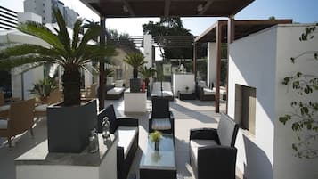 Se sirven desayunos, comidas y cocina portuguesa