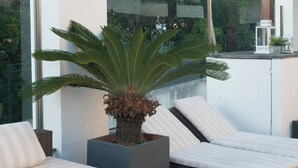Unclassified image, 4 of 96, button - Saboia (Cascais)