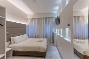 Chambre Standard Double ou avec lits jumeaux | Couette en duvet d'oie, minibar, coffres-forts dans les chambres, bureau