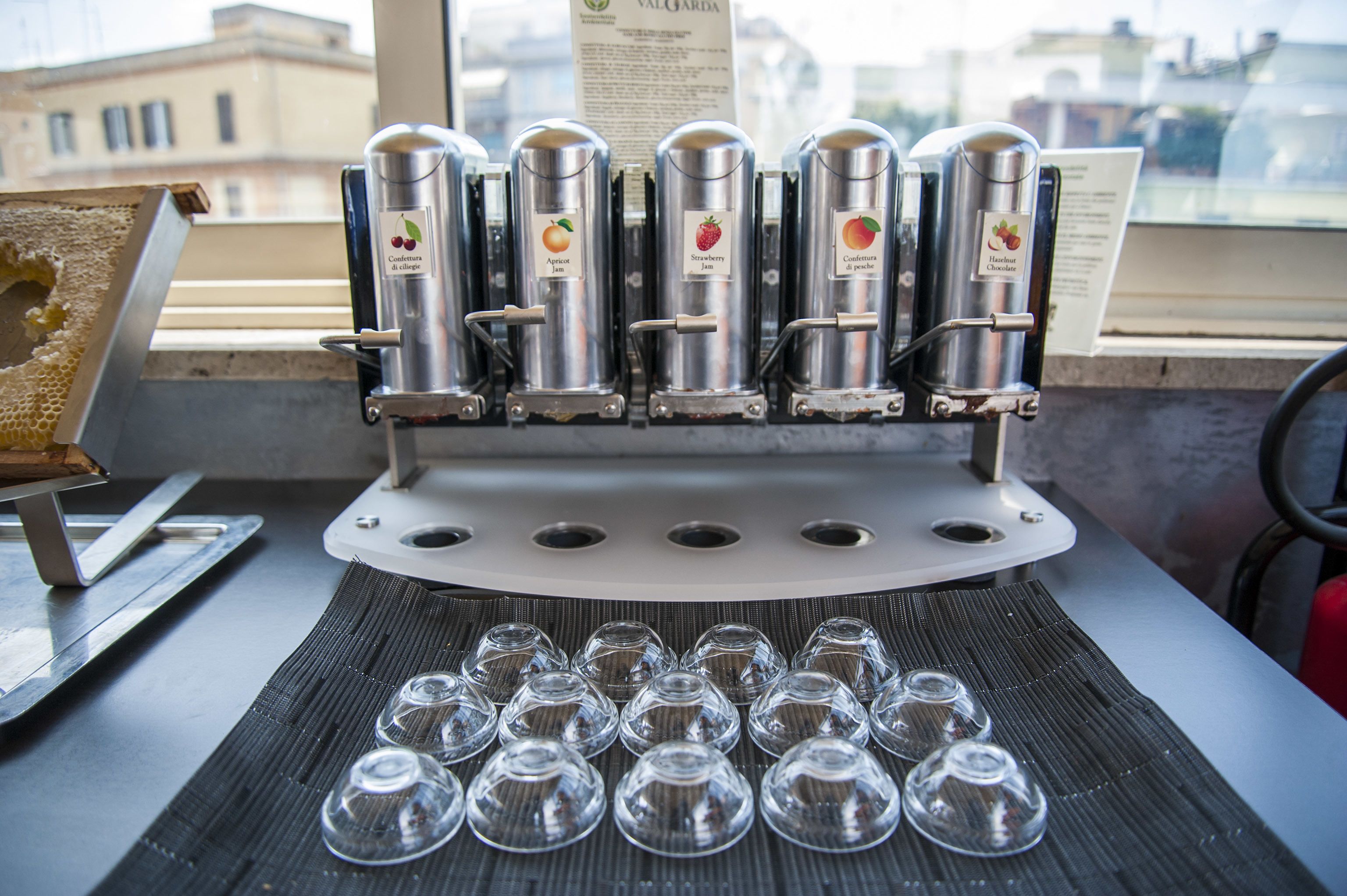 Photo - J Maluni City Hotel