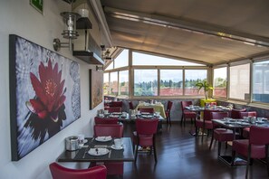 Daily continental breakfast for a fee - Hotel Delle Province (Rome)