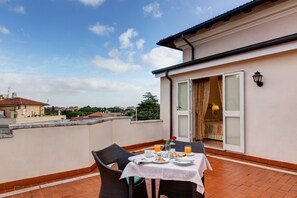 Terrace/patio - Hotel Villa Morgagni (Rome)