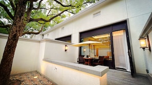 Elite studio suite (Courtyard Suite) | Luxe beddengoed, Select Comfort-bedden, een minibar