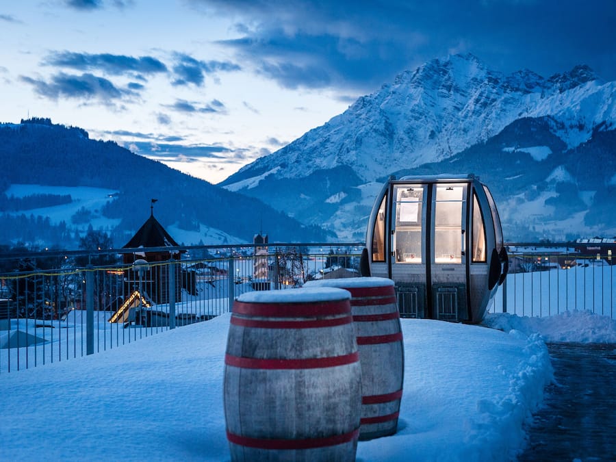 Sauna, steam room, sports massages, massages