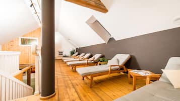 Sauna, steam room, sports massages, massages