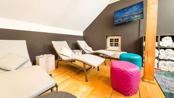 Sauna, steam room, sports massages, massages
